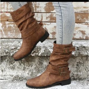 Women’s size 8.5 brown ruched brown buckle boots